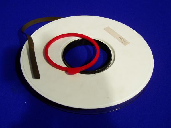 Bobine bande magnétique avec anneau d'autorisation d'écriture déposé
